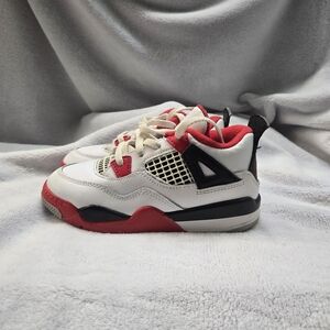 Nike Air Jordan 4 Retro Fire Red